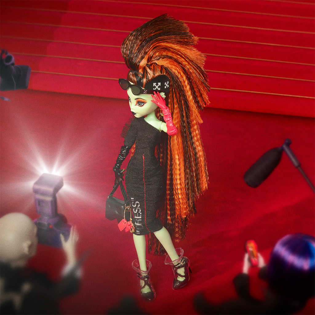 その他 off-white monsterhigh electra melodydoll Off-White c/o Monster High Electra Melody Doll — Chubzzy Wubzzy
