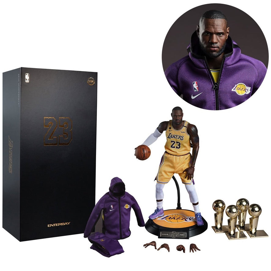 NBA Real Masterpiece LeBron James (Lakers Home) 1/6 Scale Figure