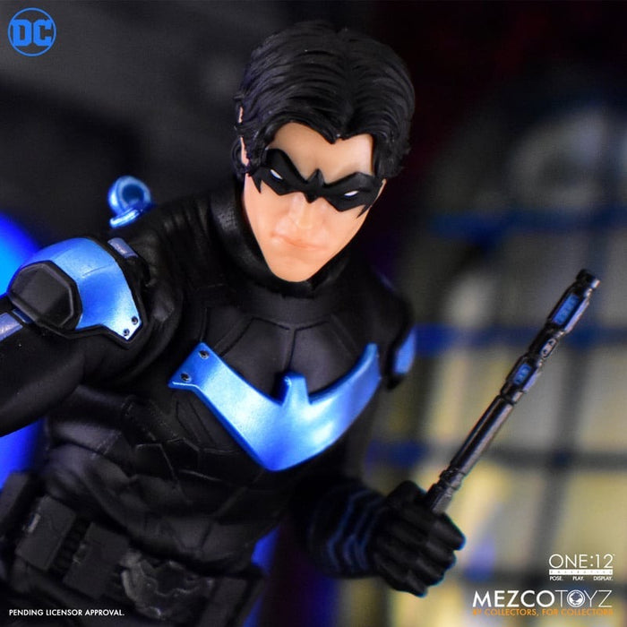 Mezco One:12 Collective Nightwing Figure