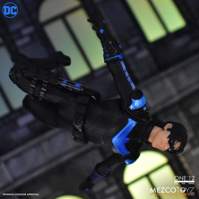 Mezco One:12 Collective Nightwing Figure