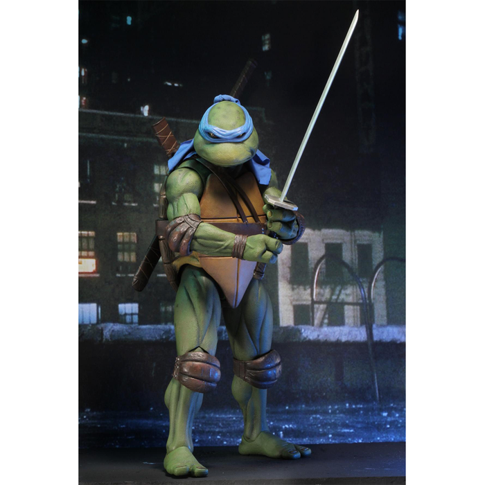 Teenage Mutant Ninja Turtles (1990 Movie) 1/4th Scale Leonardo Action Figure