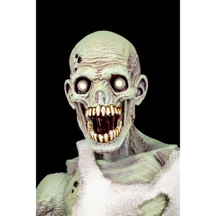 Graveyard Zombies - Worker Zombie 7-Inch Scale Deluxe Action Figure