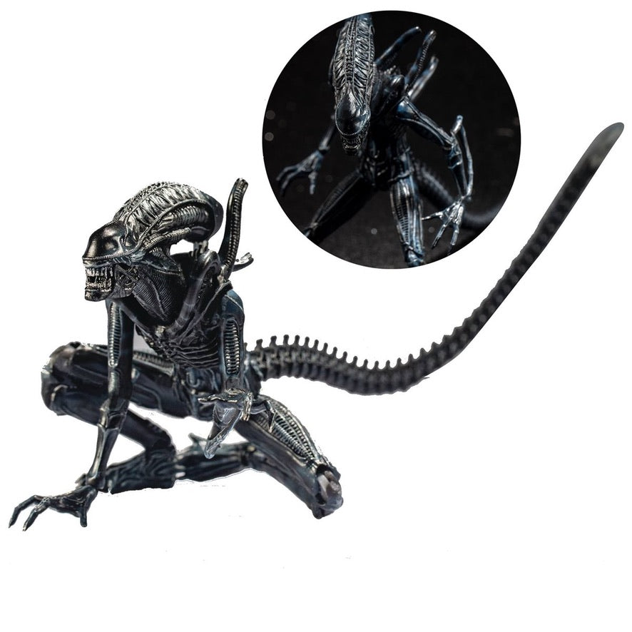 Aliens Crouching Alien Warrior 1:18 Scale Action Figure — Chubzzy ...