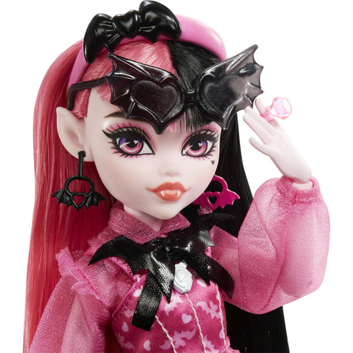 Monster High Draculaura Doll with Pet Bat-Cat Count Fabulous and  Accessories